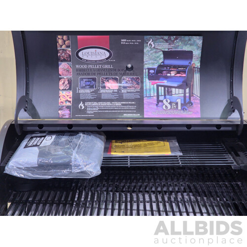 Louisiana (LG900C2) Grills Wood Pellet Grill and Smoker - ORP $999.99