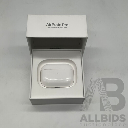 APPLE (MLWK3ZA/A) AirPods Pro With Noise Cancelling and Charging Case - ORP $369.00