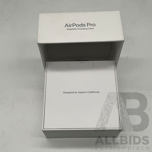 APPLE (MLWK3ZA/A) AirPods Pro With Noise Cancelling and Charging Case - ORP $369.00