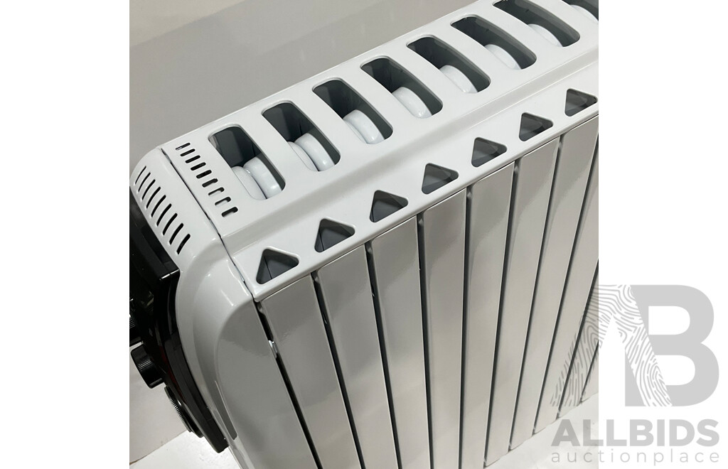 DeLonghi (TRD442400MT) 2400W Dragon4 Oil Column Heater With Timer - ORP $319