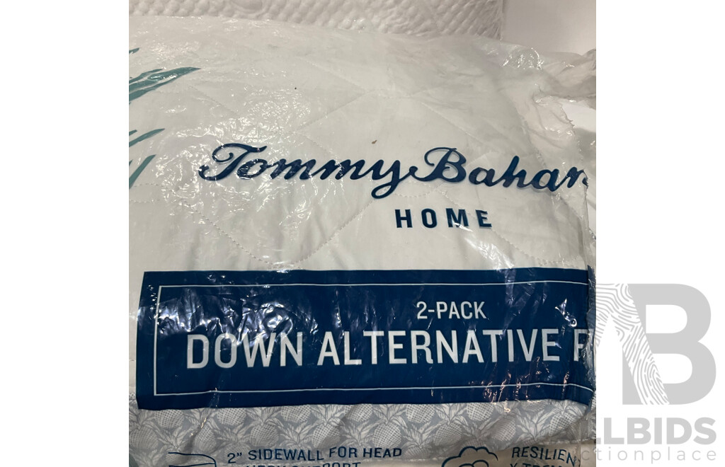 ONKAPARINGA (48391) Fitted Queen Multizone Electric Blanket - TOMMY BAHAMA Down Alternative Pillows X3 - ONKAPARINGA Memory Foam Pillow - Lot of 5 - Estimated ORP $200