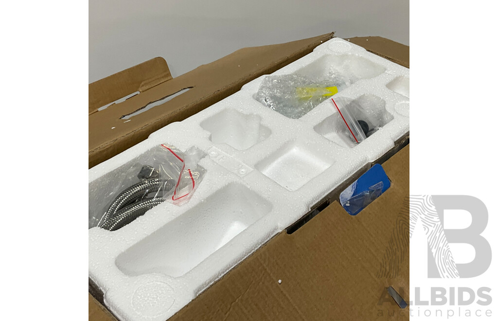 PRESENZA (98038) Heavy Duty Smart Bidet Seat White - Precenza (QTA025F) Bidet Water Filter (X4) - Lot of 5 - ORP $489.99