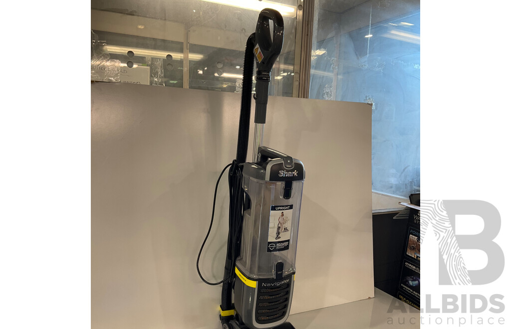 SHARK (ZU62ANZ) Navigator Pet With Self-Cleaning Brushroll Vacuum - Total - ORP $319