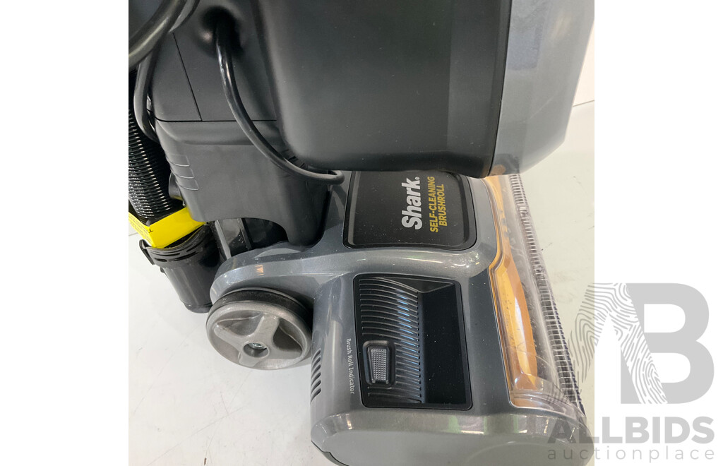 SHARK (ZU62ANZ) Navigator Pet With Self-Cleaning Brushroll Vacuum - Total - ORP $319