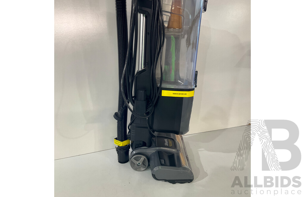 SHARK (ZU62ANZ) Navigator Pet With Self-Cleaning Brushroll Vacuum - Total - ORP $319