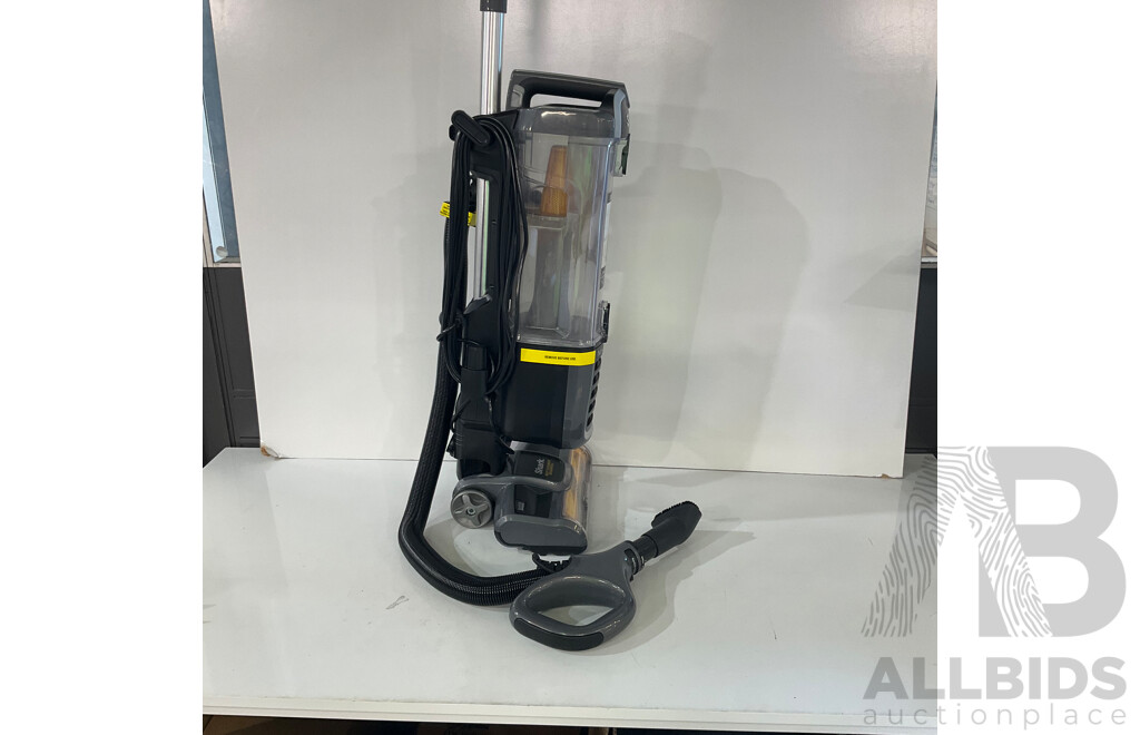 SHARK (ZU62ANZ) Navigator Pet With Self-Cleaning Brushroll Vacuum - Total - ORP $319