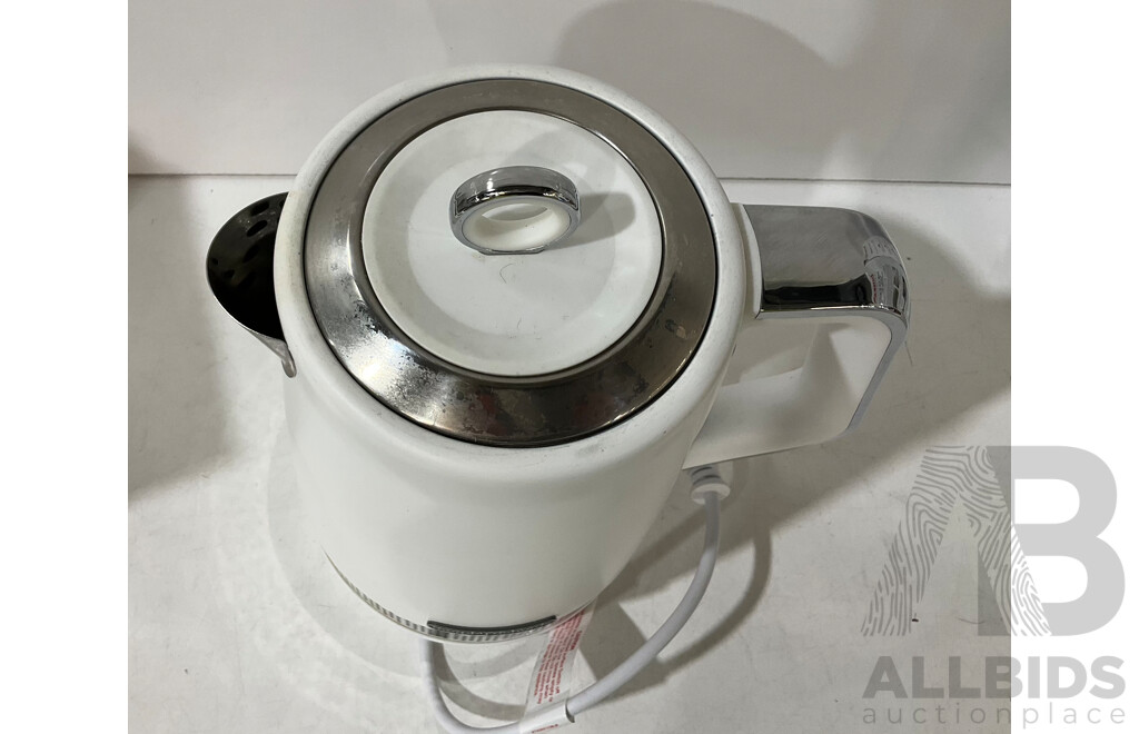 BAMIX (EO140) the-All-in-One Kitchen Machine - MORPHY RICHARDS (KT108021CEE REV1) Illumination 1.7 Jug Kettle (White) - JOSEPH JOSEPH Index Large Chopping Boards - Set of 3 - Estimated Total ORP $300.00