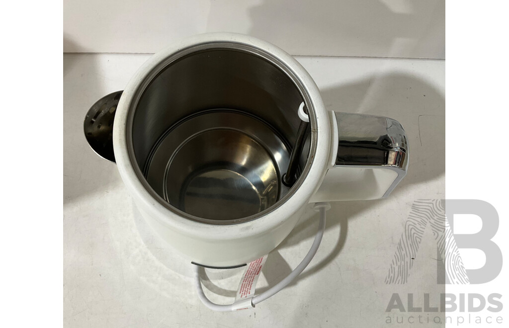 BAMIX (EO140) the-All-in-One Kitchen Machine - MORPHY RICHARDS (KT108021CEE REV1) Illumination 1.7 Jug Kettle (White) - JOSEPH JOSEPH Index Large Chopping Boards - Set of 3 - Estimated Total ORP $300.00