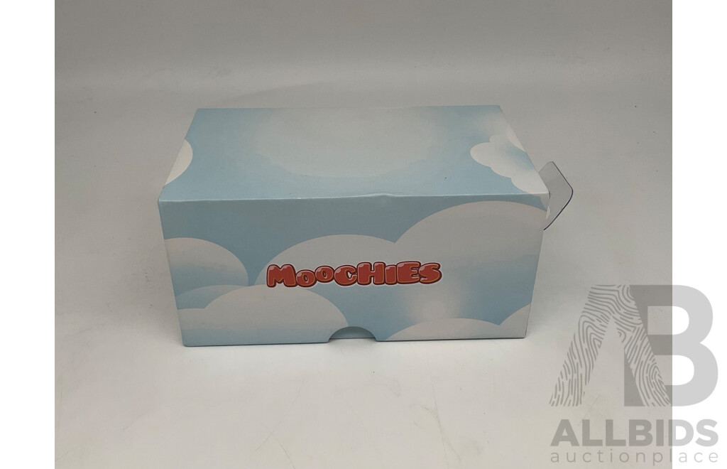 MOOCHIES (5060623281519) Connect Black Watch + Navy Strap - Estimated ORP $179.95