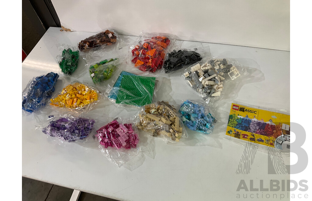 LEGO (11717) Classic Bricks Bricks Plates Construction Toy Playset, MINECRAFT Zombie 28 Book Set - LOT of 2 - TOTAL ORP $189