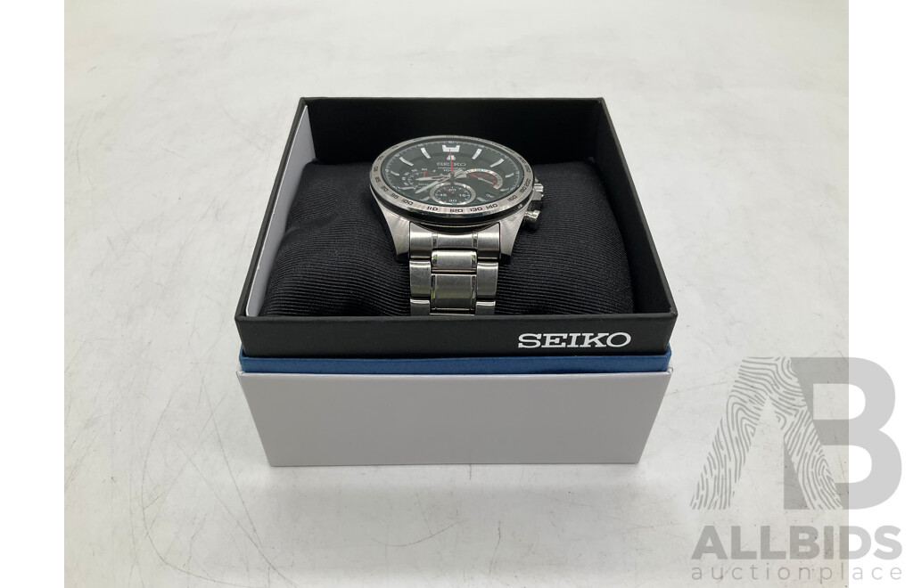 SEIKO 8T63 00G0 Stainless Steel Watch Esimated ORP 500.00