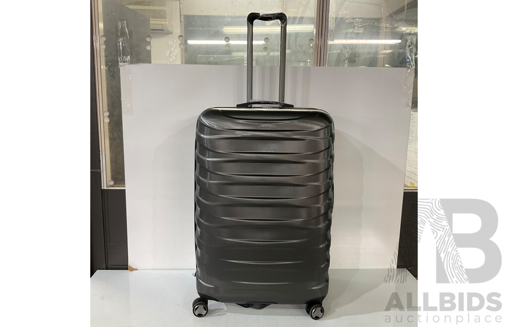 RICARDO BEVERLY HILLS Luggage Set 3 Piece - ORP $299.99