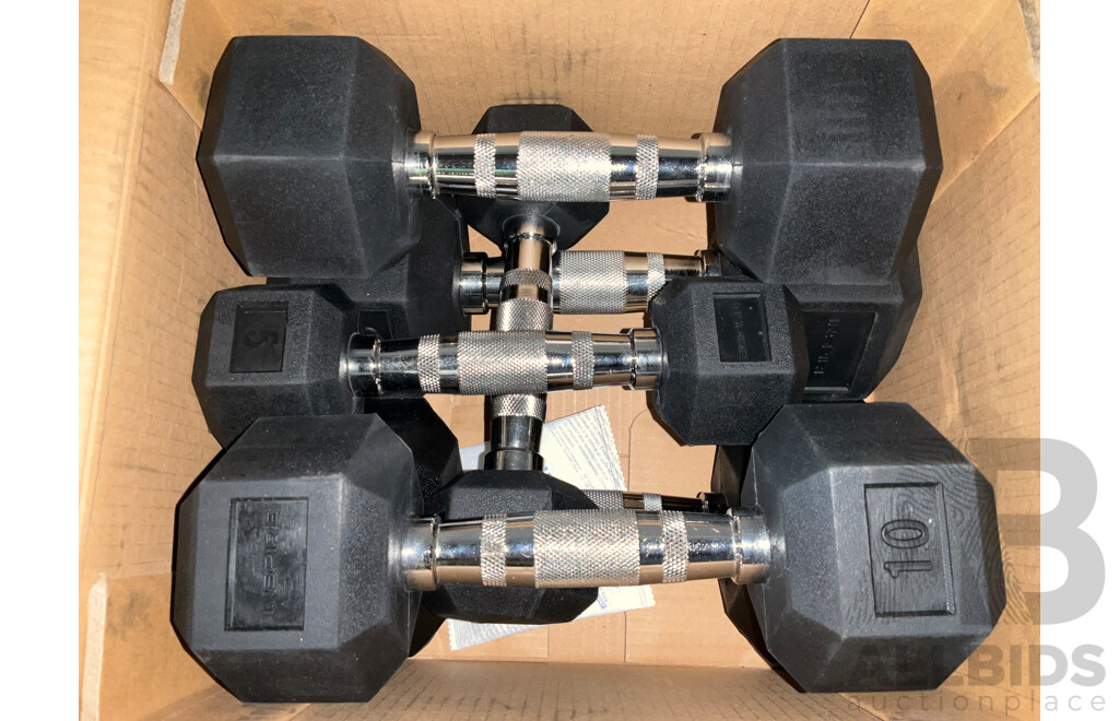 INSPIRE FITNESS (5-30HEXDBKIT) 95KG (210 LB, 5-30 LB) RUBBER DUMBBELL SET WITH RACK - ORP $884.99