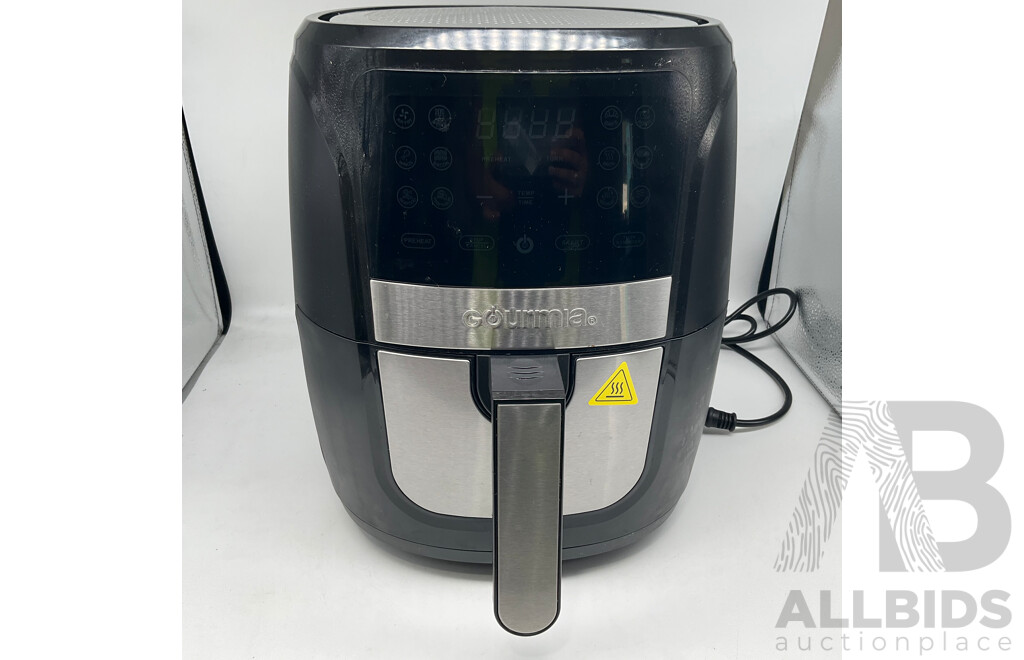 Gourmia 6.7L Digital Air Fryer, BRITA Aluna XL Water Filter Jug 3.5L With Filters, Tefal FV4093 Ultragliss Iron - LOT of 3 - ORP$209.97