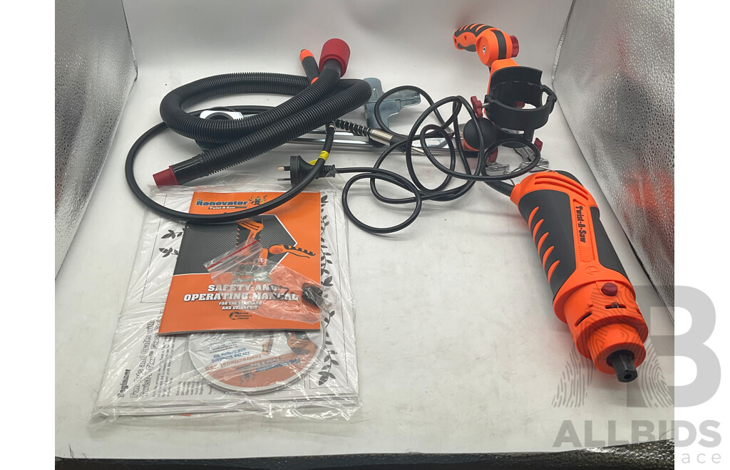 THE RENOVATOR Twist-a-Saw Deluxe Kit - ORP $108.99