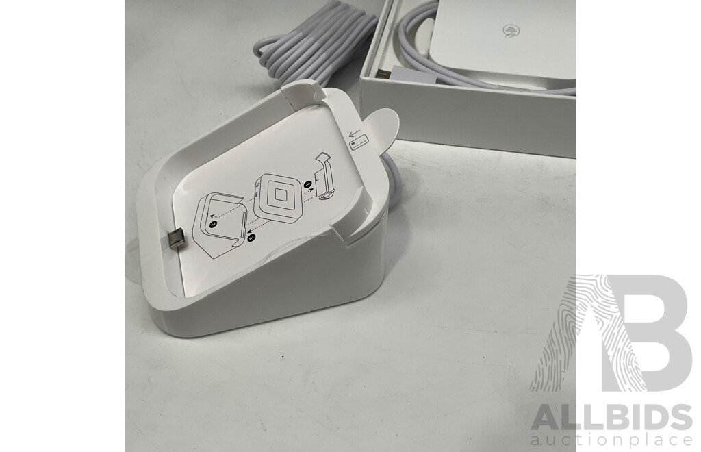 SQUARE (104261) All in One Payment Terminal and Receipt Rolls Bundle - SQUARE Dock- SQUARE Reader Lot of 3- ORP $439.00