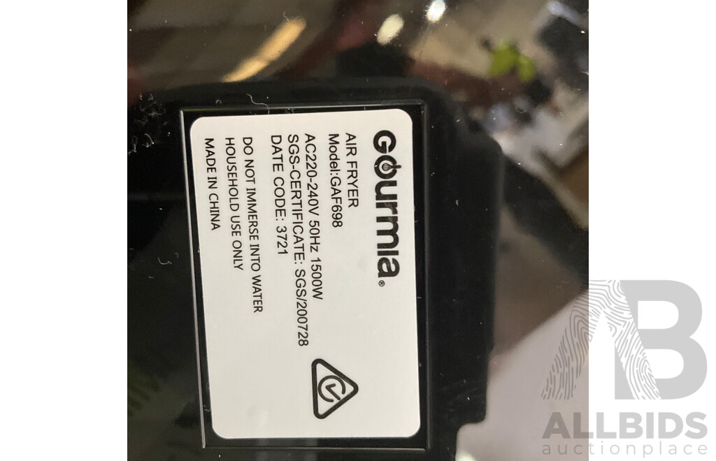 GOURMIA (GAF698) 6.7L Digital Air Fryer, KENWOOD ( FDP642BK) Food Processor - LOT of 2 - Total ORP $189.96