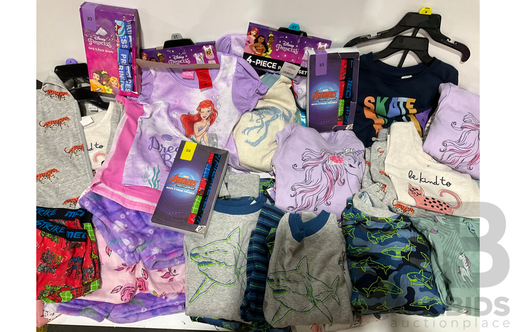 DISNEY, KIRKLAND - Assorted Kids Clothing Size 2,3 and 4 - Lot of 15 - Estimated ORP $500