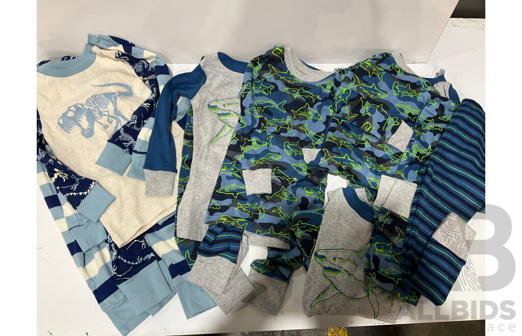 DISNEY, KIRKLAND - Assorted Kids Clothing Size 2,3 and 4 - Lot of 15 - Estimated ORP $500