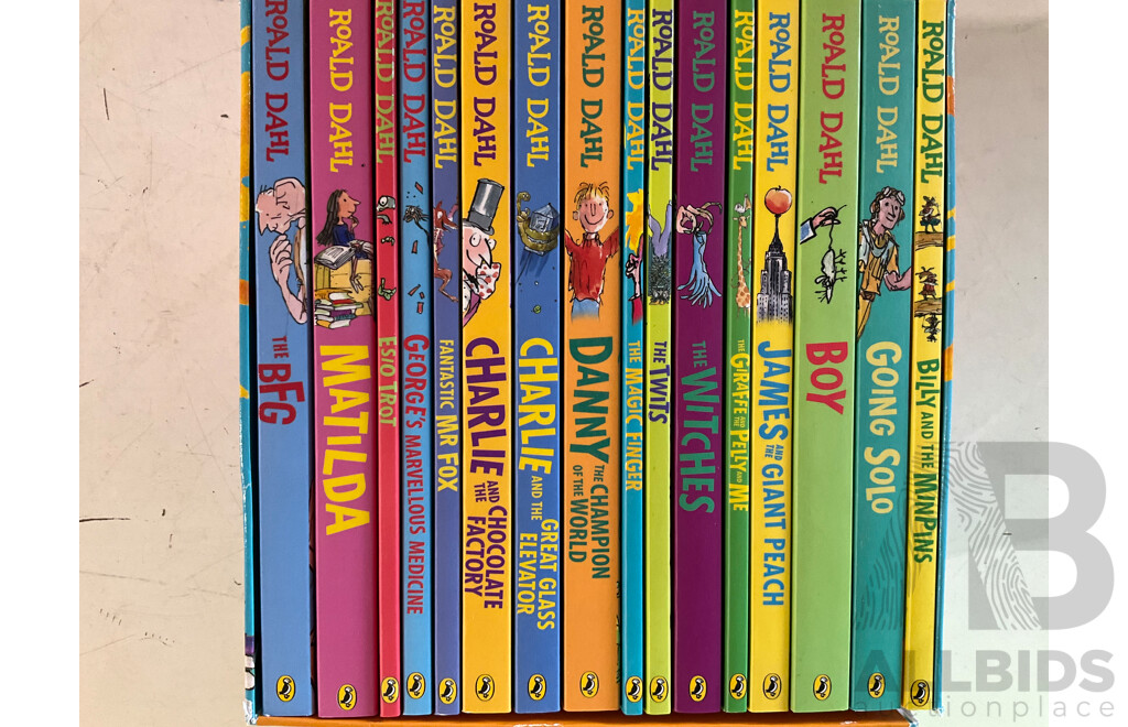 ROALD DAHL 16 Book Collection Box Set & PAW PATROL Play Book  - Lot of 4 - Estimated Total ORP $239.00