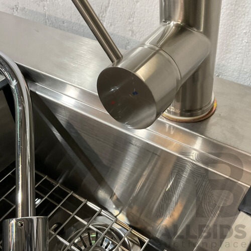 PRESENZA (QKA051) Italia Deluxe Top Mount Sink - WATERMARK (WMKA21005) Mixer Tap Set - Lot of 2 - Total Estimated ORP $969.98