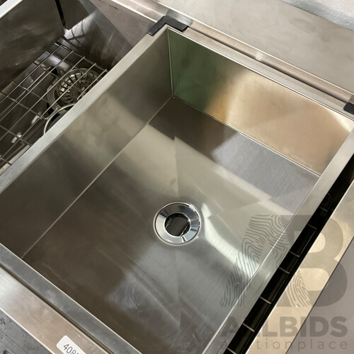 PRESENZA (QKA051) Italia Deluxe Top Mount Sink - WATERMARK (WMKA21005) Mixer Tap Set - Lot of 2 - Total Estimated ORP $969.98