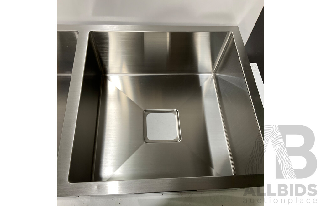 Hafele squareline double online bowl sink with drainer