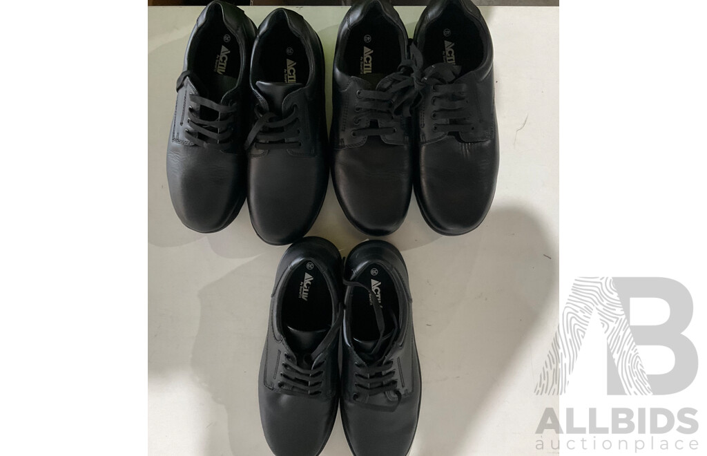 SUREFIT Black School Shoes (Size 39/40) - Lot of 3 - ORP $420.00