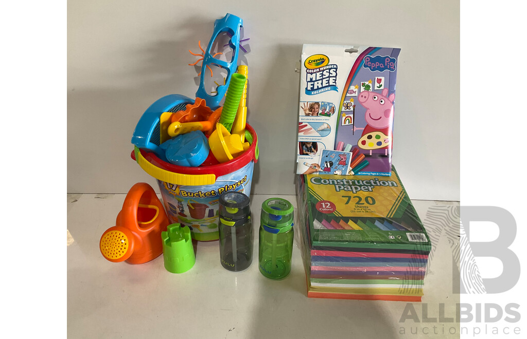 BUCKET PLAYSET, ZULU Bottle X2, CRAYOLA Assorted - Lot of 5- Estimated ORP $149.99