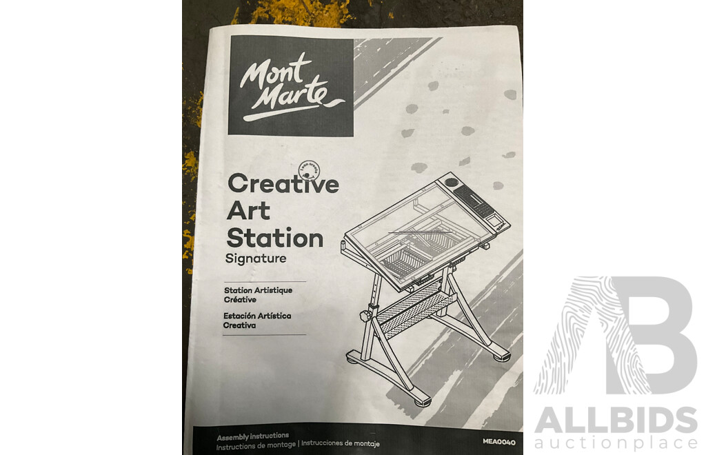 MONT MARTE Creative Art Station - Estimated ORP $199.99