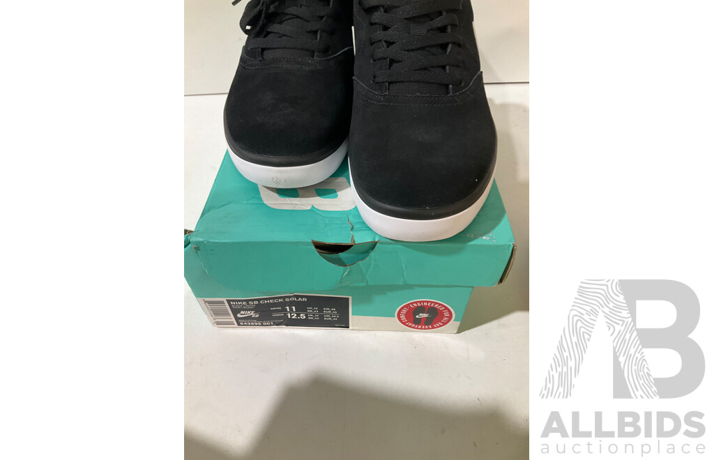NIKE (Size 11),TIMBERLAND( Size 12) CHEROKEE JACKET (Size XL),ZOO YORK (Size M), NIKE BAG - Assorted Mens Shoes/Clothing - Lot of 5 -  Estimated ORP $1000.00