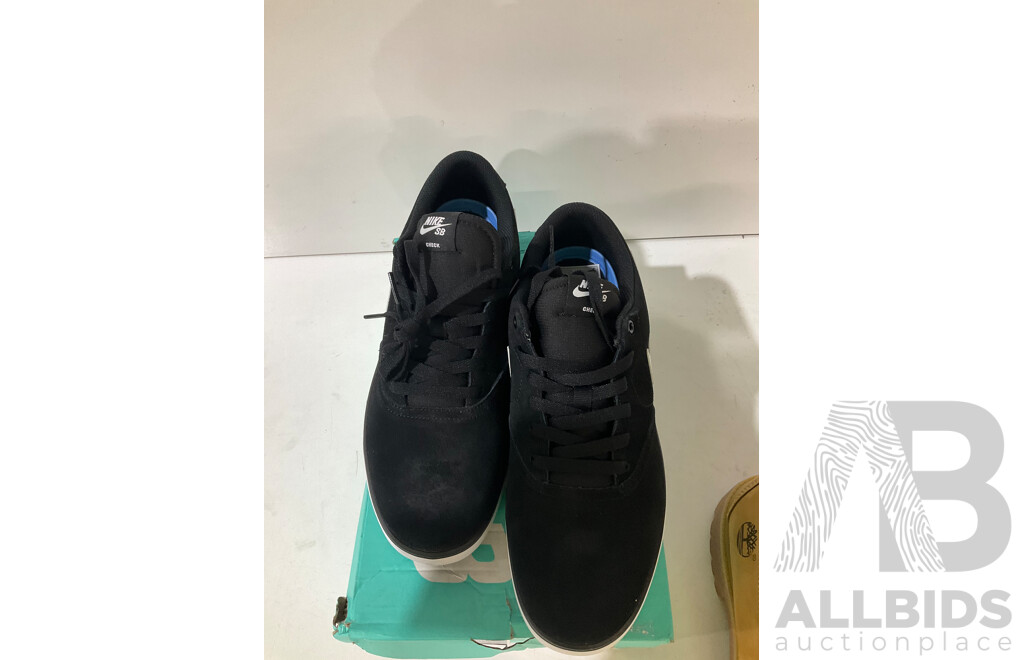 NIKE (Size 11),TIMBERLAND( Size 12) CHEROKEE JACKET (Size XL),ZOO YORK (Size M), NIKE BAG - Assorted Mens Shoes/Clothing - Lot of 5 -  Estimated ORP $1000.00