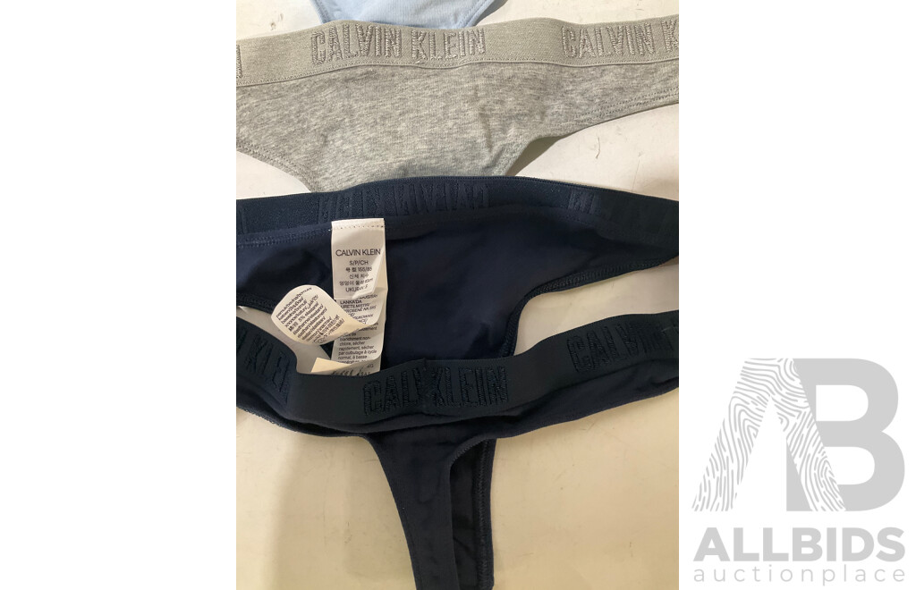 HI BELLS, NICKY KAY, ELLESSE, ADIDAS, BONDS, TOMMY HILFIGER, CALVIN KLEIN, MILEA, LEE - Sizes 8/Small/Medium - Assorted Womens Clothing - Lot of 17 - Estimated ORP $1000.00