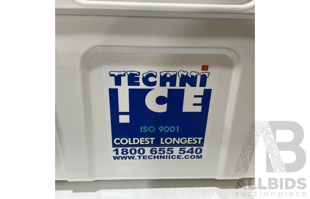 TECHNI ICE Signature Hybrid Ice Box 75L Marble White With Wheels - ORP $499.00