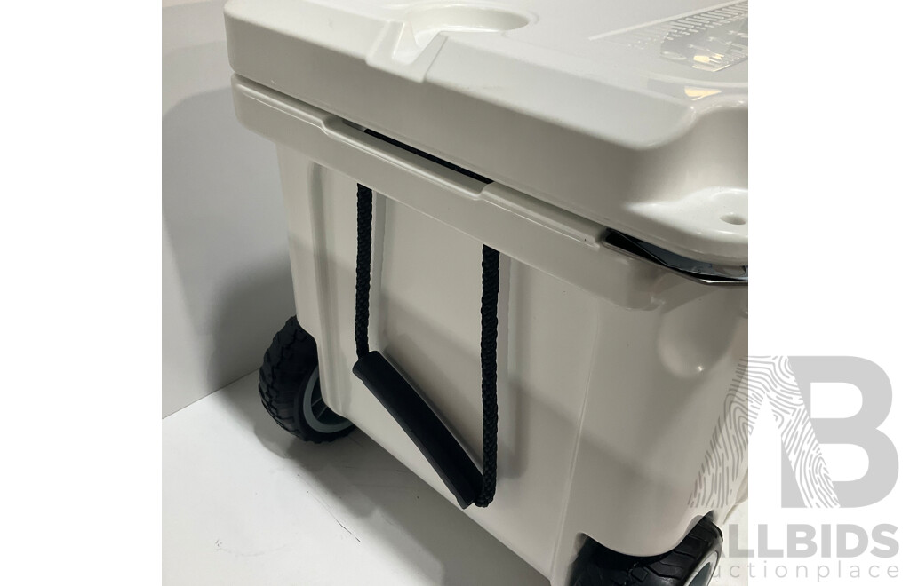 TECHNI ICE Signature Hybrid Ice Box 75L Marble White With Wheels - ORP $499.00