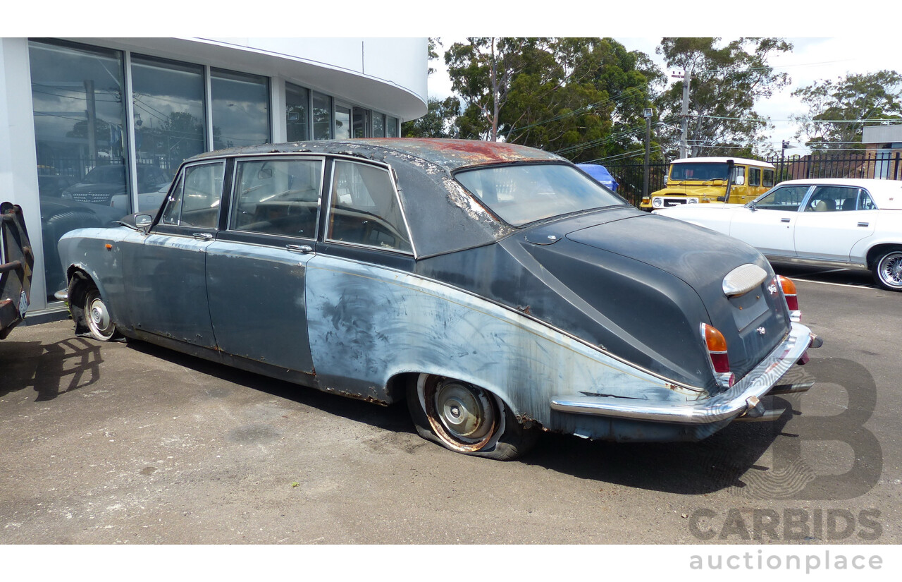 Circa 1980s Daimler DS420 Limousine Auto 4d Sedan in Grey 4.3L - Project Car