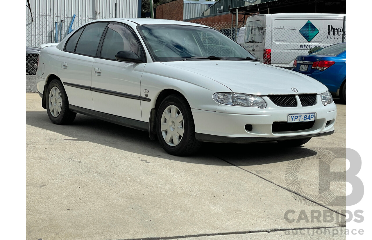 11/2001 Holden Commodore Executive VXII 4d Sedan White 3.8L