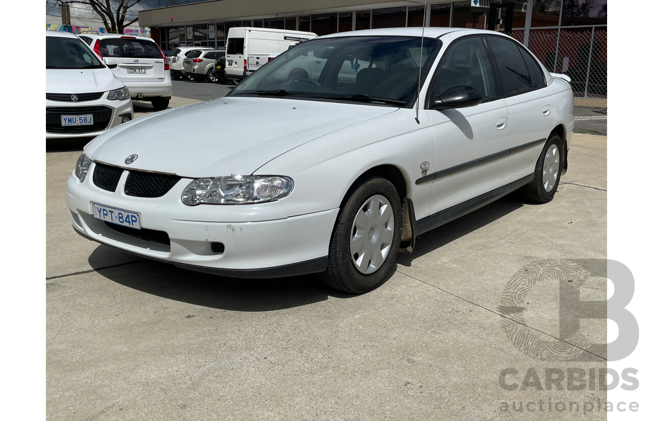 11/2001 Holden Commodore Executive VXII 4d Sedan White 3.8L