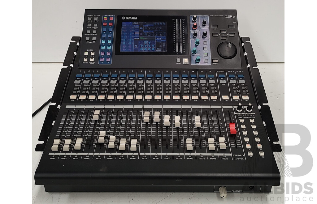 Yamaha (LS9-16) Digital Mixing Console w/ Road Case with Internal Rack Mount