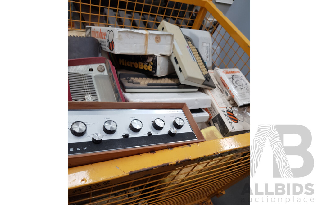 Bulk Lot of Assorted Vintage Radios and Computer Gear