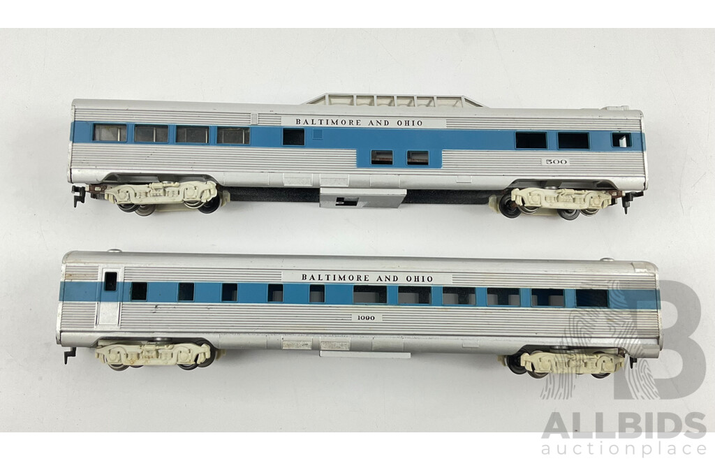 Vintage OO Scale Athearn Baltimore and Ohio Passenger Carriages 1090 and 500