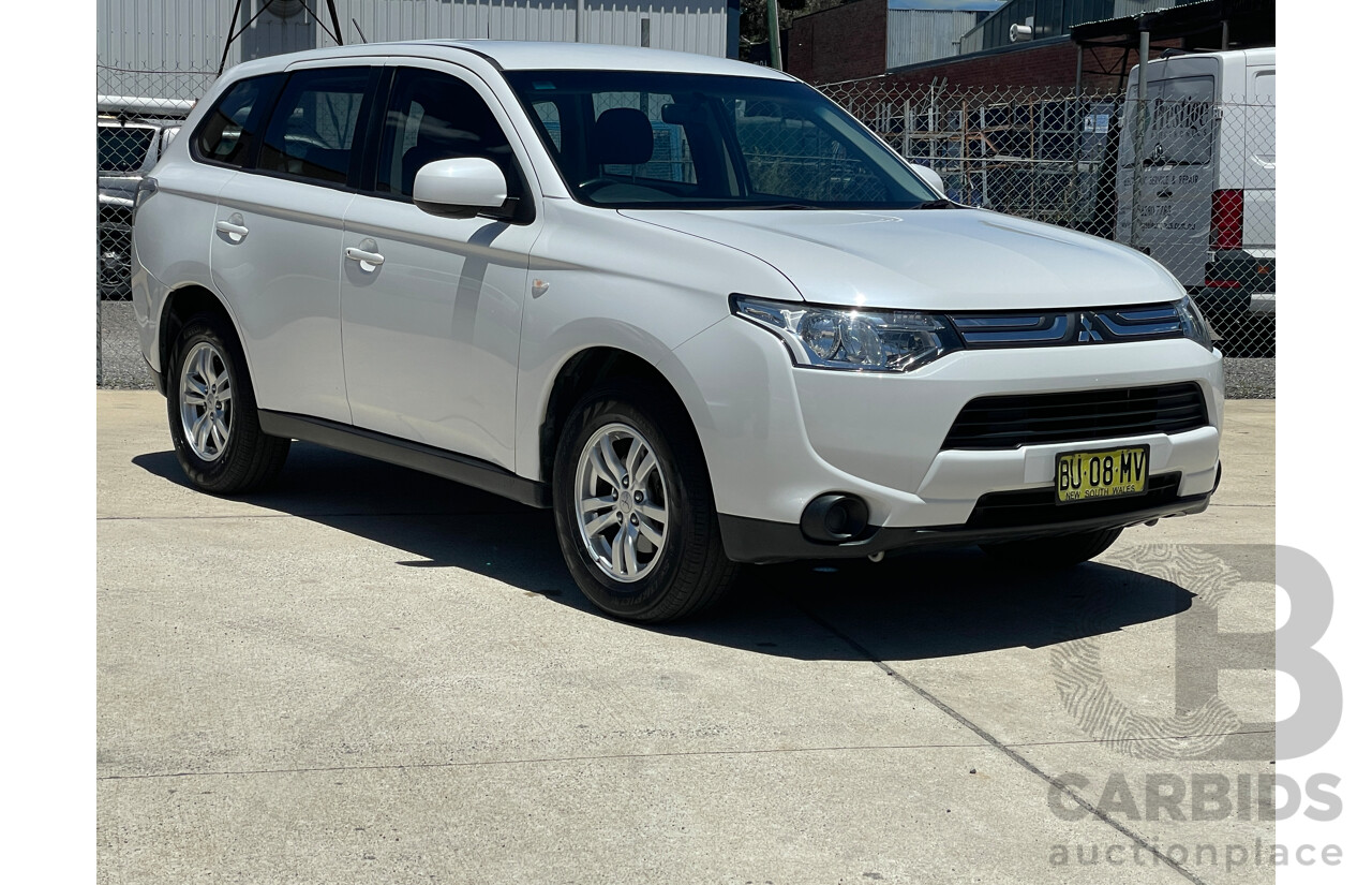 6/2013 Mitsubishi Outlander ES (4x2) ZJ 4d Wagon White 2.0L