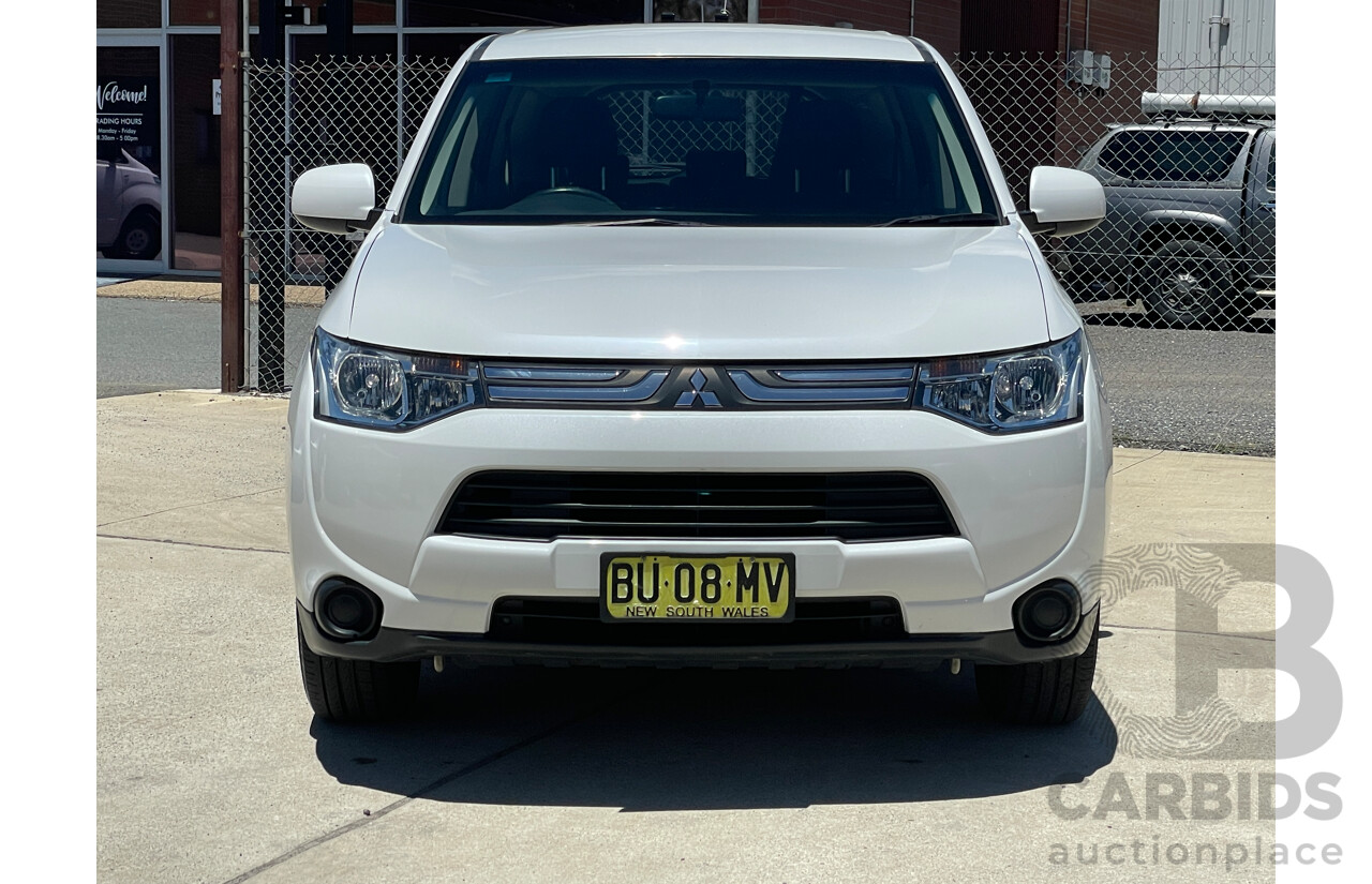 6/2013 Mitsubishi Outlander ES (4x2) ZJ 4d Wagon White 2.0L