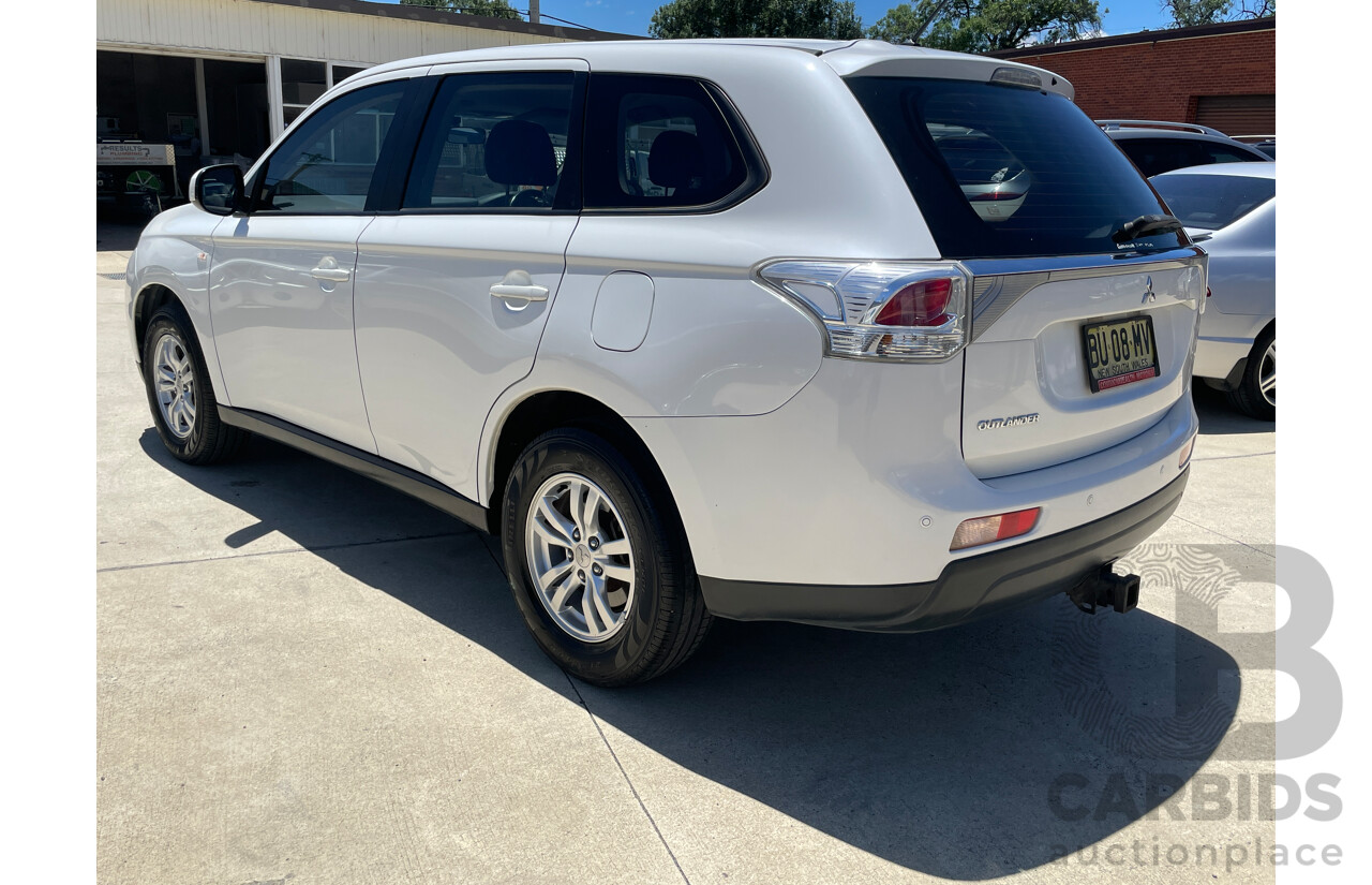 6/2013 Mitsubishi Outlander ES (4x2) ZJ 4d Wagon White 2.0L