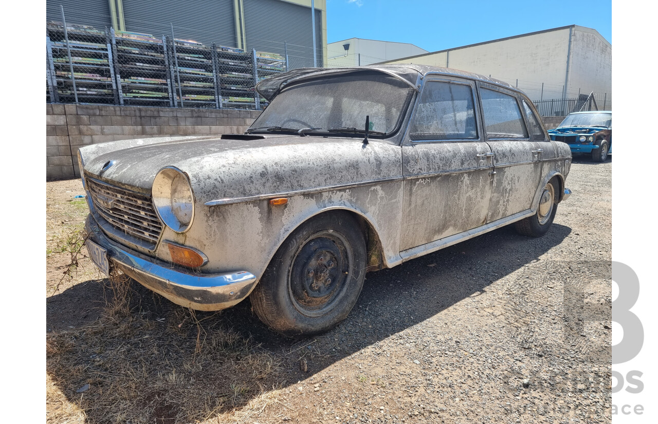 1970 Austin 1800 MkII Sedan - Beige