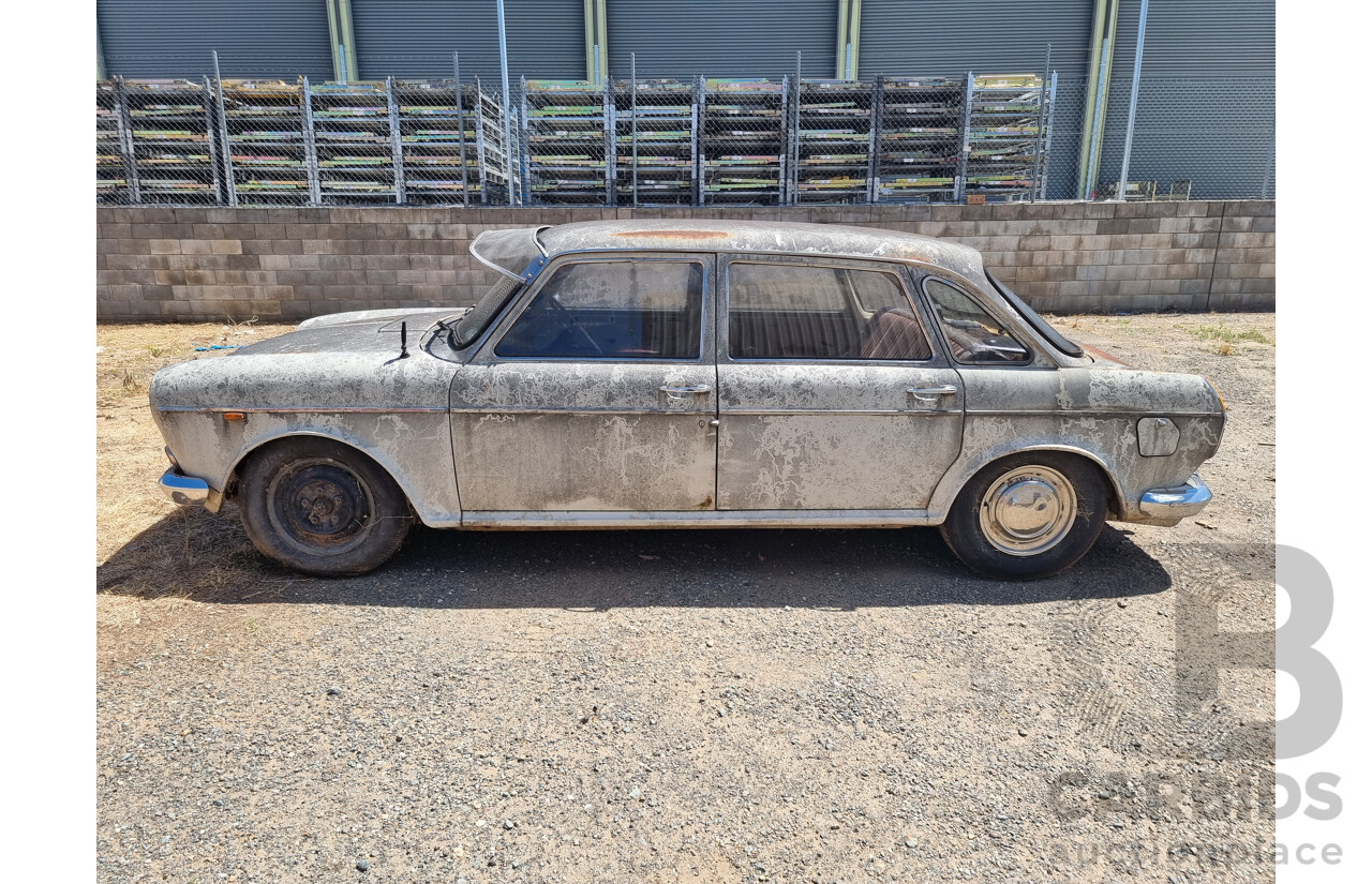 1970 Austin 1800 MkII Sedan - Beige