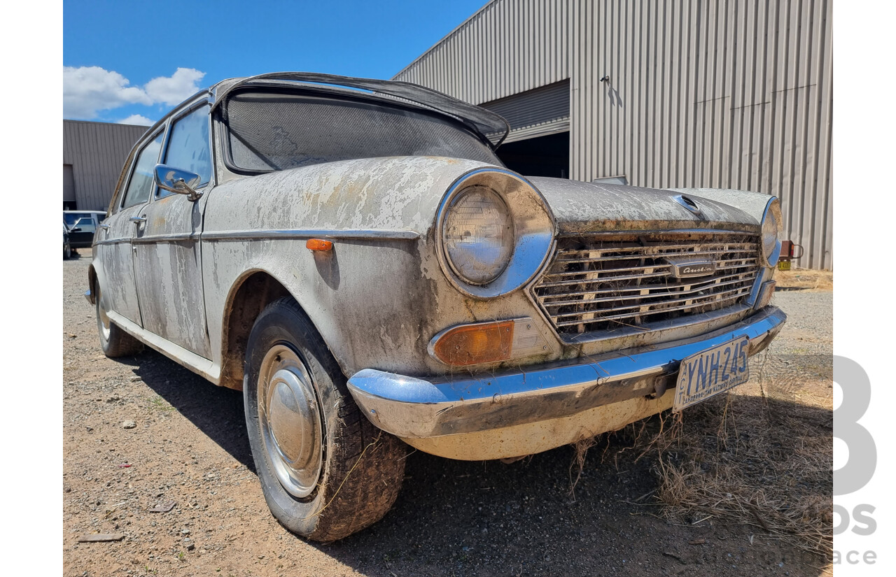 1970 Austin 1800 MkII Sedan - Beige