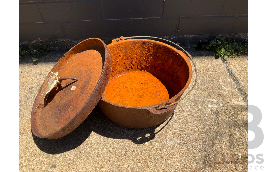 Vintage Cast Iron Camp Oven With Lid