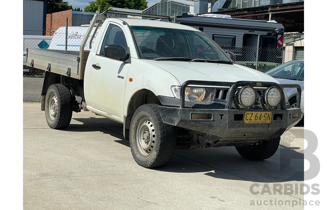 8/2007 Mitsubishi Triton GLX (4x4) ML C/Chas White 3.2L