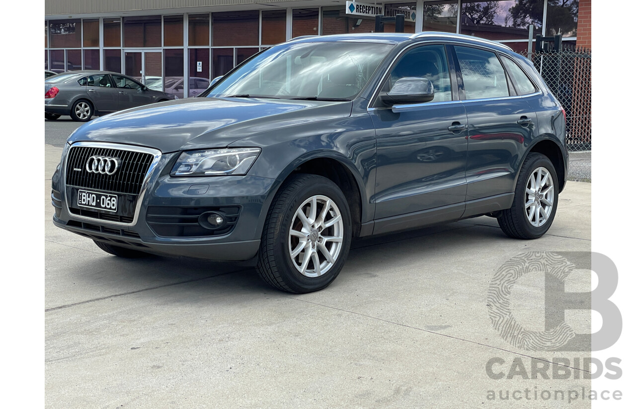 8/2010 Audi Q5 3.0 TDI Quattro 8R MY10 4d Wagon Grey 3.0L